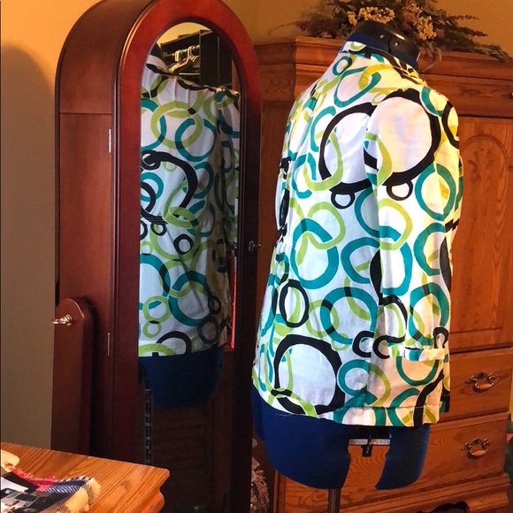 Ann Taylor Geometric print 3/4 sleeve top+ - Picture 2 of 6